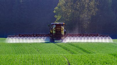 Sprøyting. Foto: Åsmund Langeland